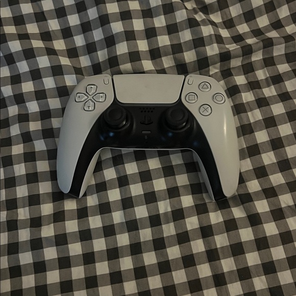 White and Black Wireless Controller